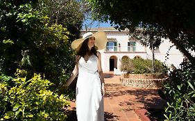 Isola Charm B&B - A Historic Villa Near Punta Del Pero Beach